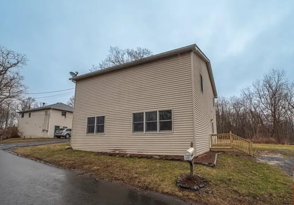 122 Red Top Road Wallkill NY 12589