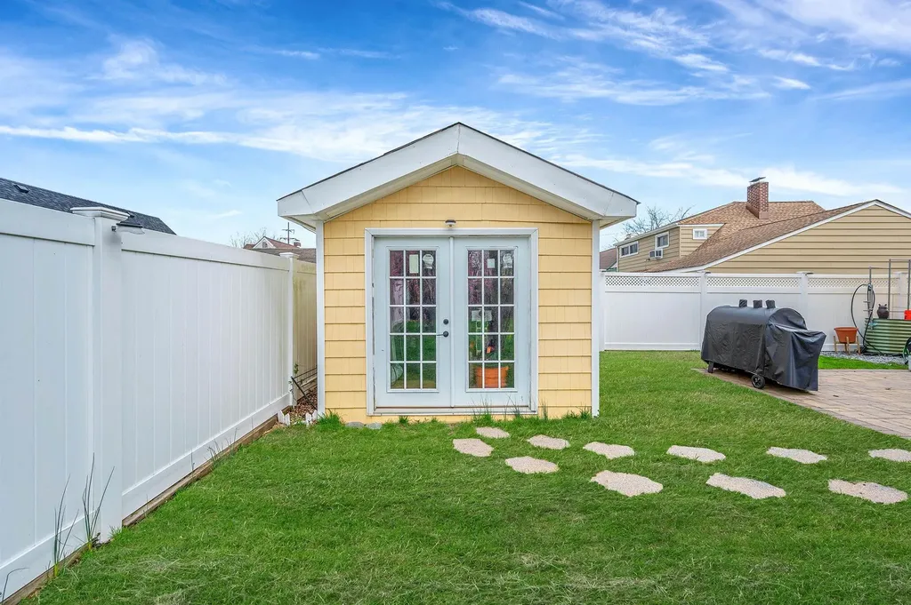 9 Prentice Road Levittown NY 11756