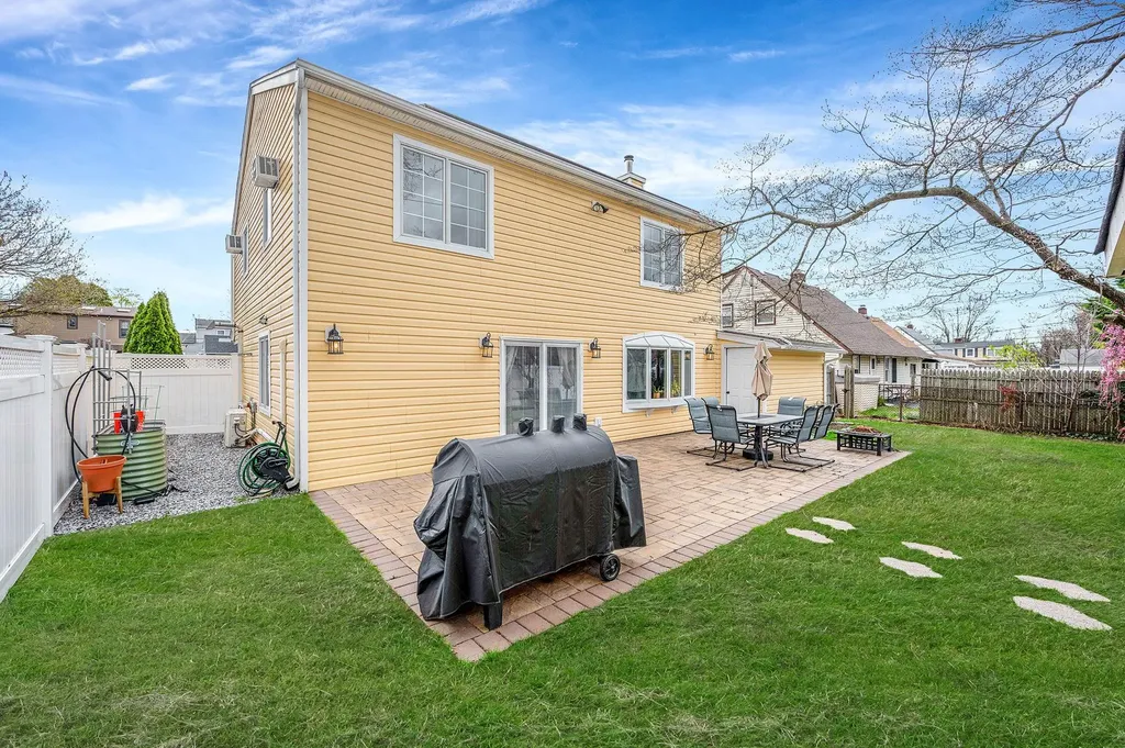 9 Prentice Road Levittown NY 11756