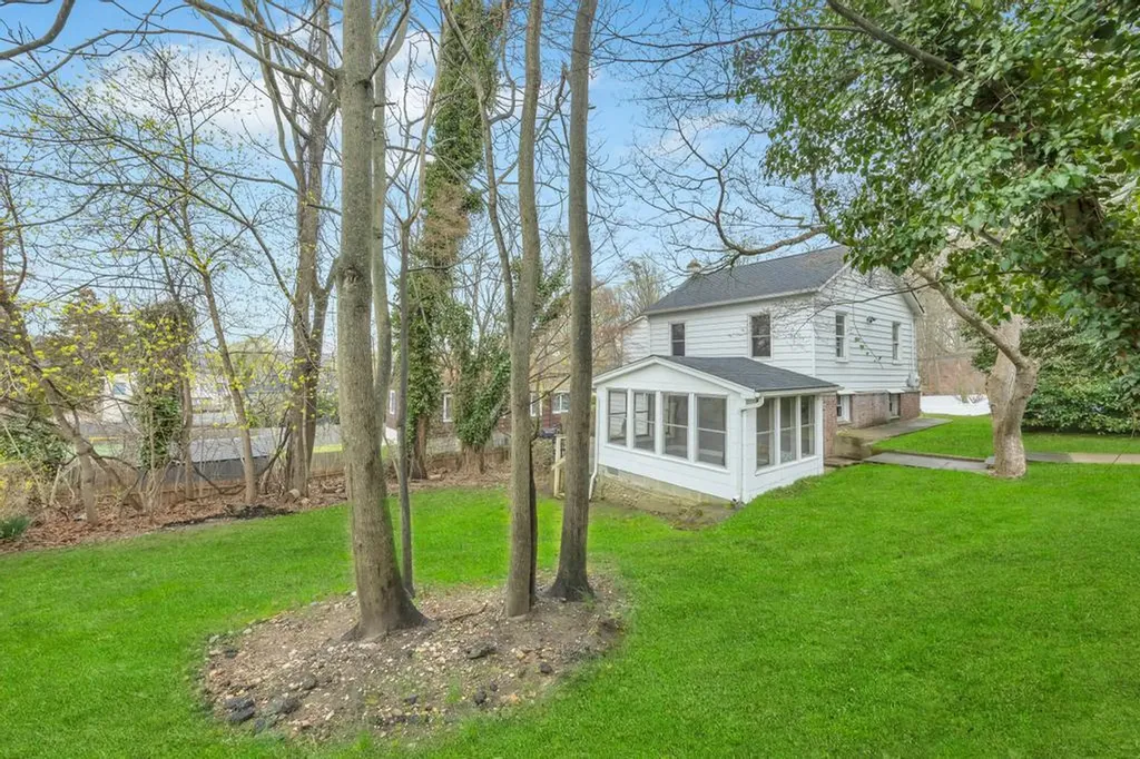 152 Walnut Road Kings Park NY 11754