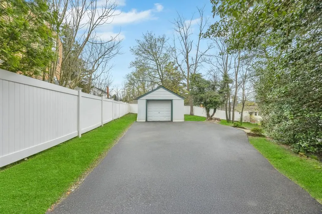 152 Walnut Road Kings Park NY 11754