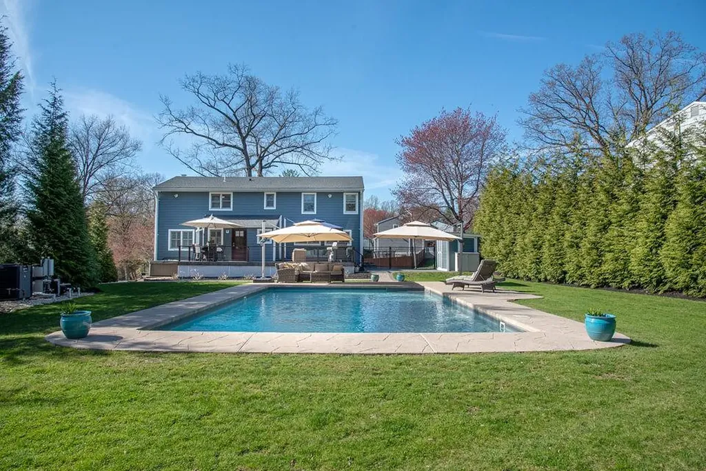 19 Evergreen Lane Pearl River NY 10965