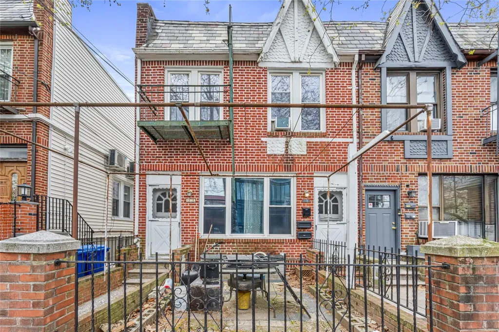 1816 21st Drive Astoria NY 11105