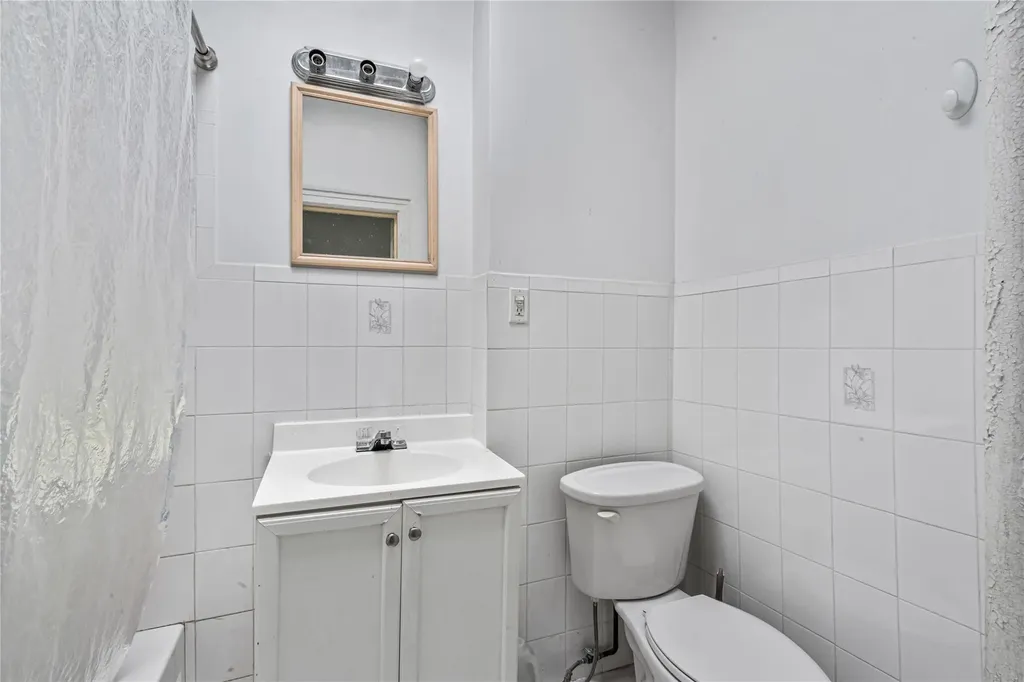 1816 21st Drive Astoria NY 11105