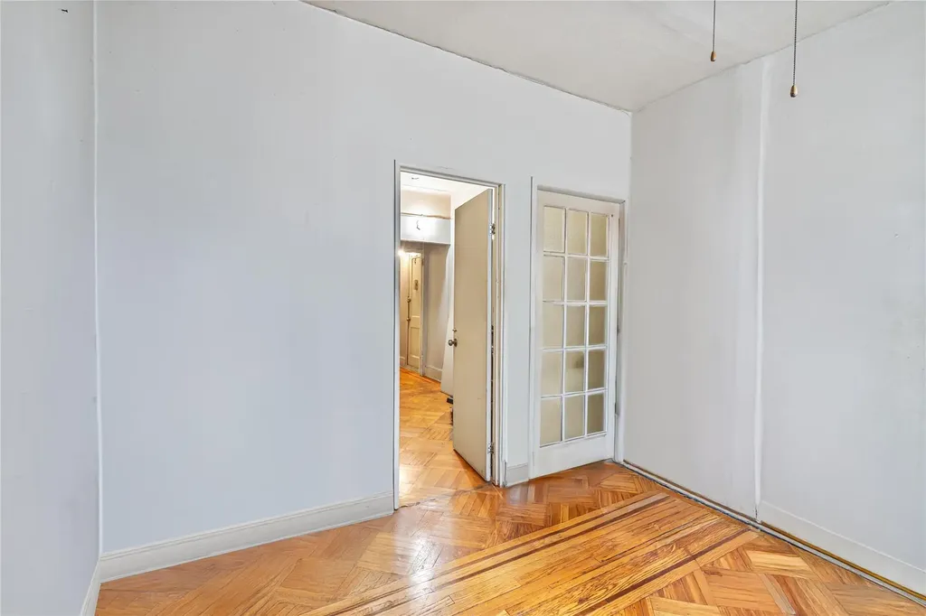1816 21st Drive Astoria NY 11105