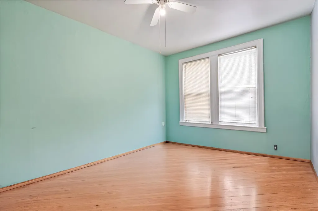 1816 21st Drive Astoria NY 11105