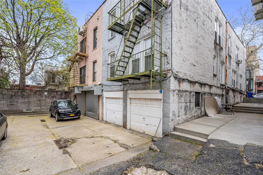 1816 21st Drive Astoria NY 11105