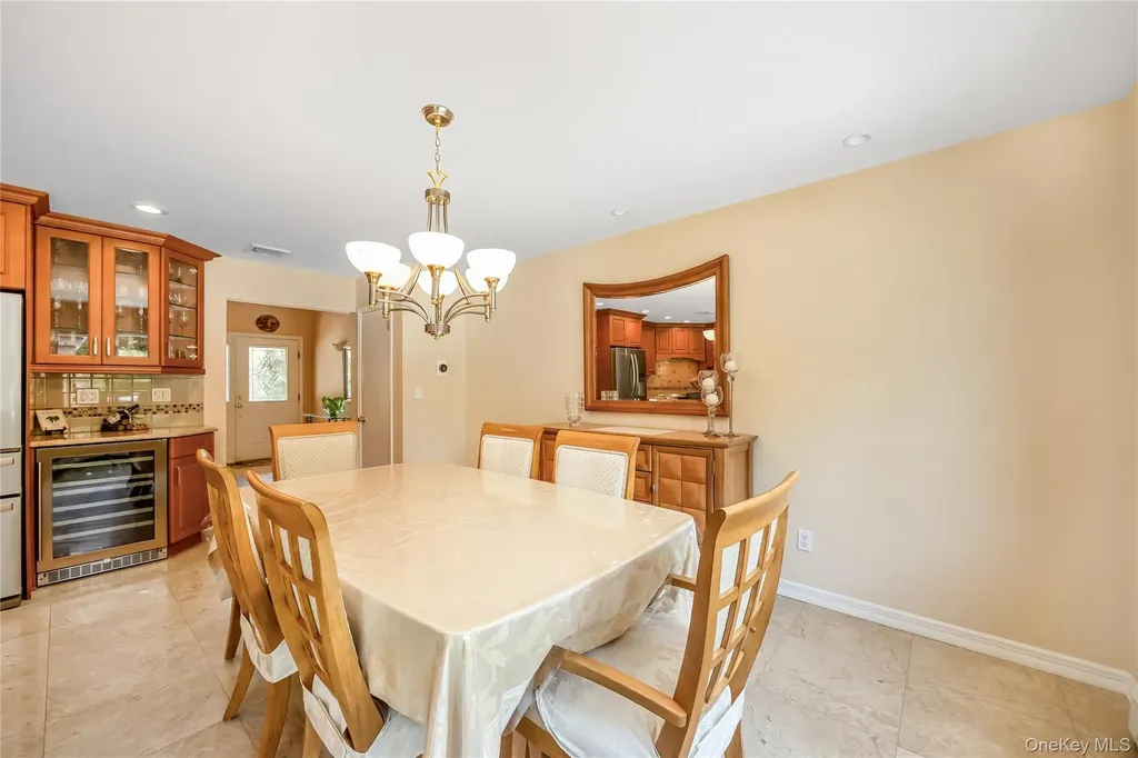 353 Thrift Street Ronkonkoma NY 11779