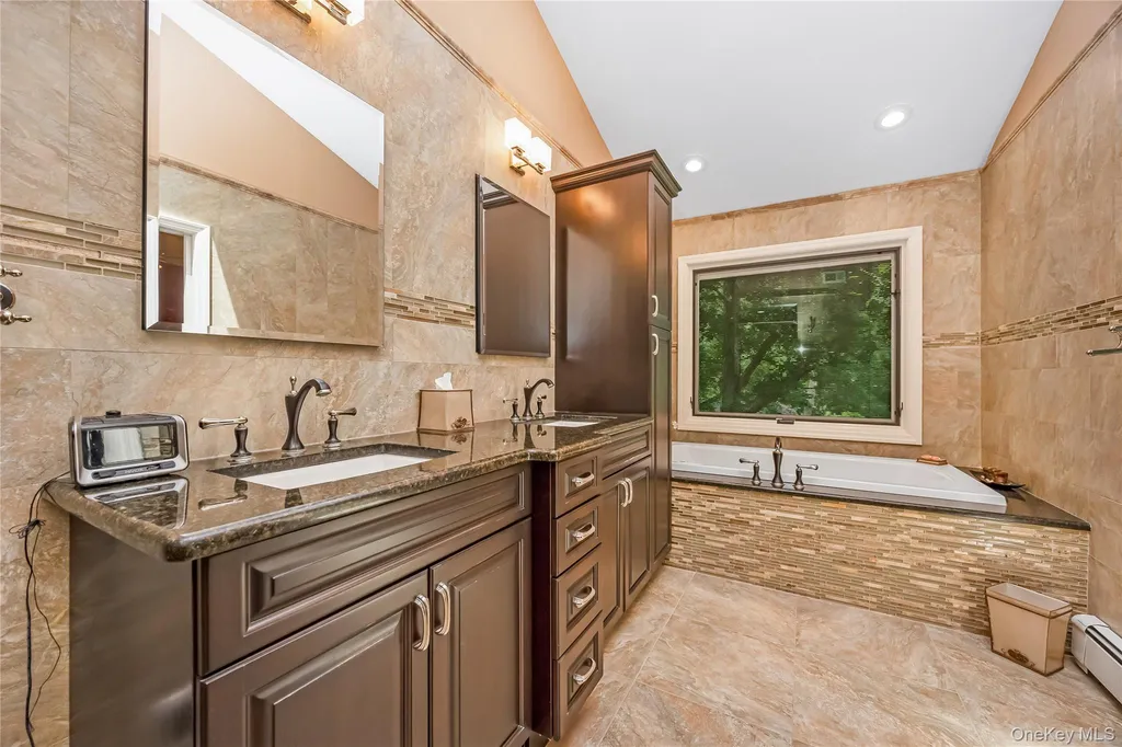 353 Thrift Street Ronkonkoma NY 11779