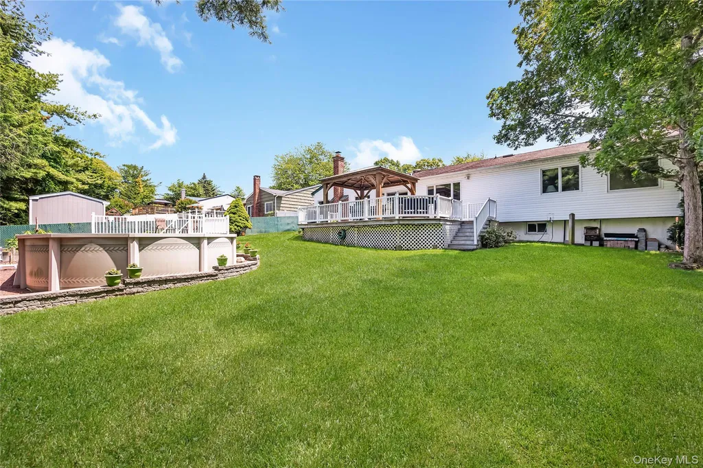 353 Thrift Street Ronkonkoma NY 11779