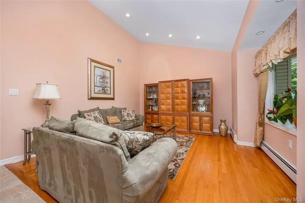 353 Thrift Street Ronkonkoma NY 11779