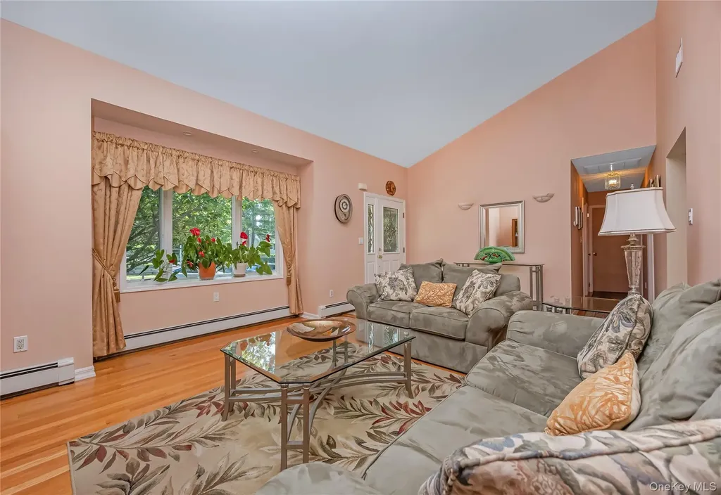 353 Thrift Street Ronkonkoma NY 11779