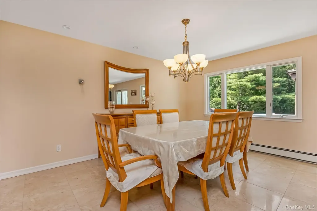 353 Thrift Street Ronkonkoma NY 11779