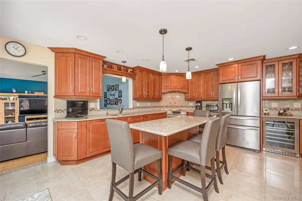 353 Thrift Street Ronkonkoma NY 11779