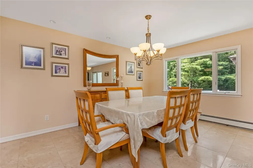 353 Thrift Street Ronkonkoma NY 11779