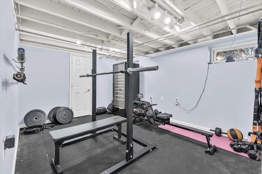 1 Earl Gate Melville NY 11747