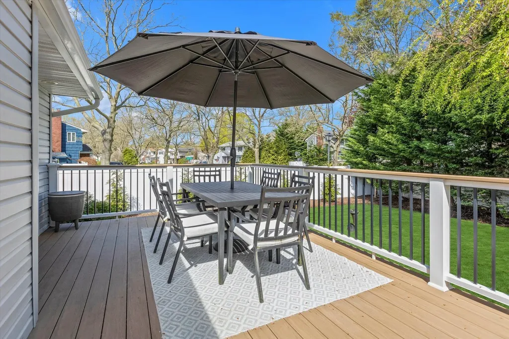 1 Earl Gate Melville NY 11747
