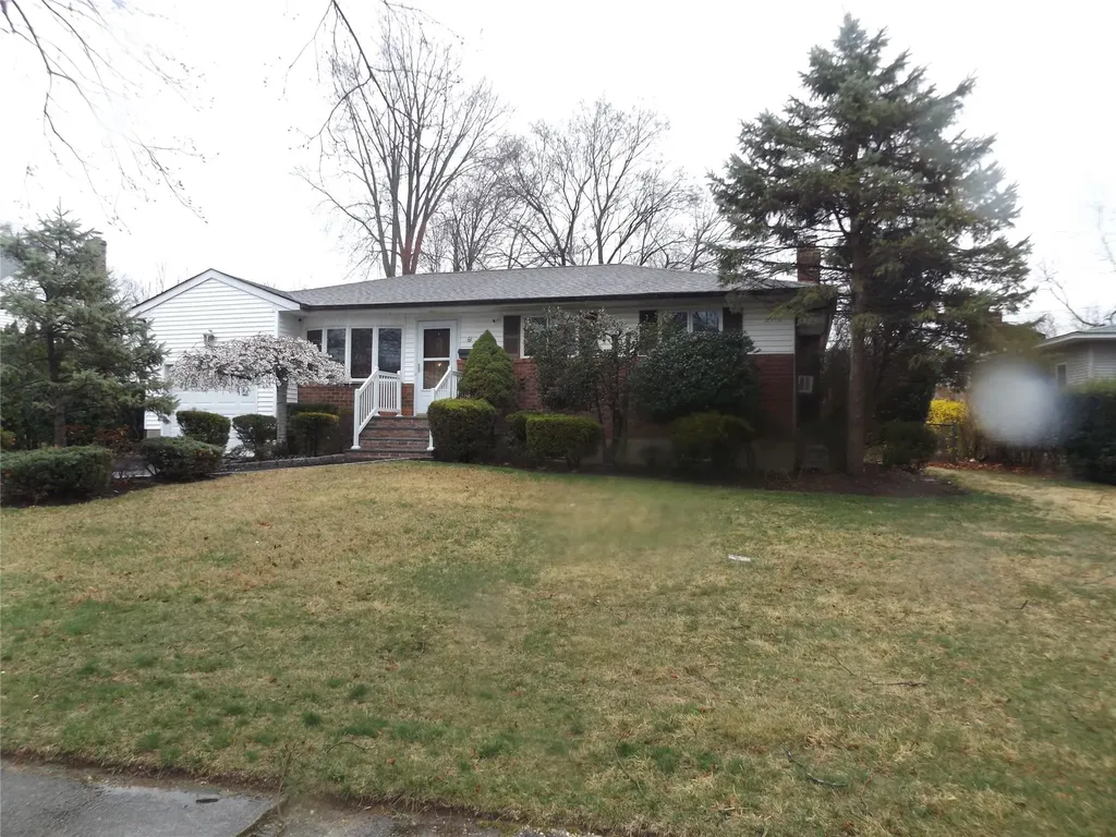 9 Balboa Drive Kings Park NY 11754