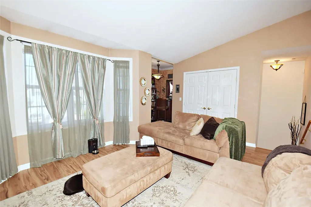 268 Medea Way Central Islip NY 11722
