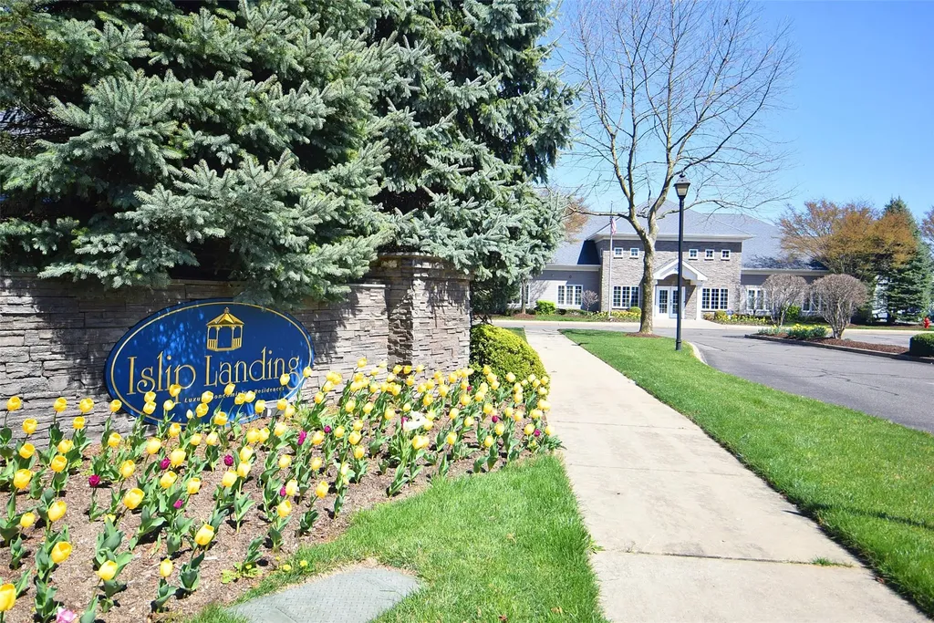 268 Medea Way Central Islip NY 11722