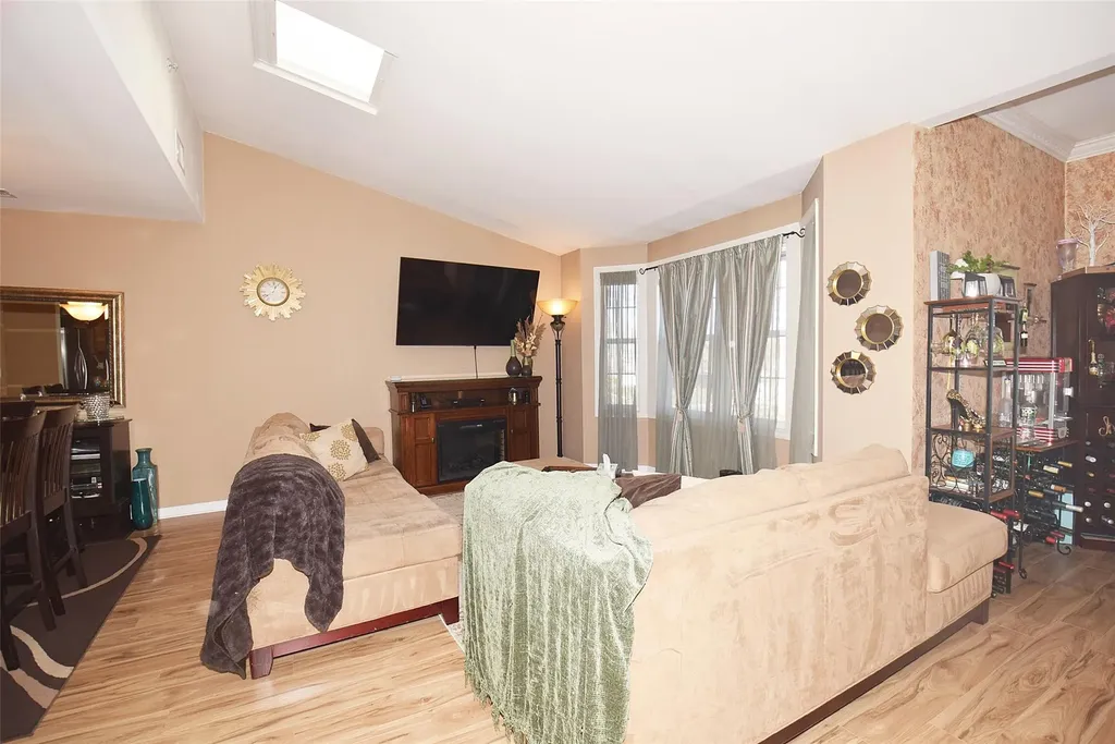 268 Medea Way Central Islip NY 11722