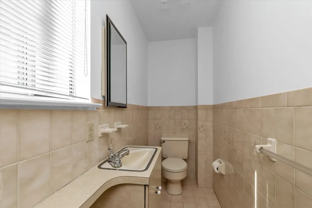 7 Sunset Avenue Lynbrook NY 11563