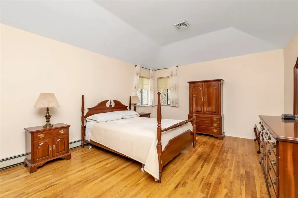 7 Sunset Avenue Lynbrook NY 11563