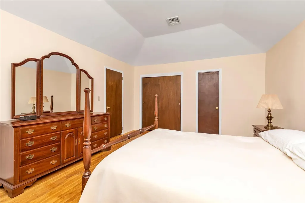 7 Sunset Avenue Lynbrook NY 11563