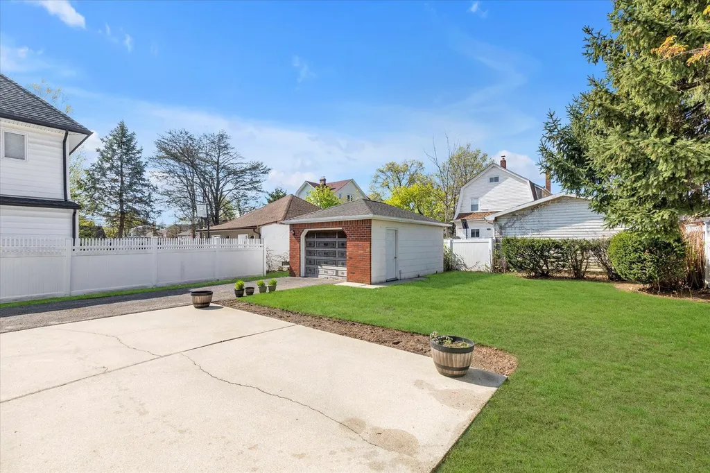 7 Sunset Avenue Lynbrook NY 11563