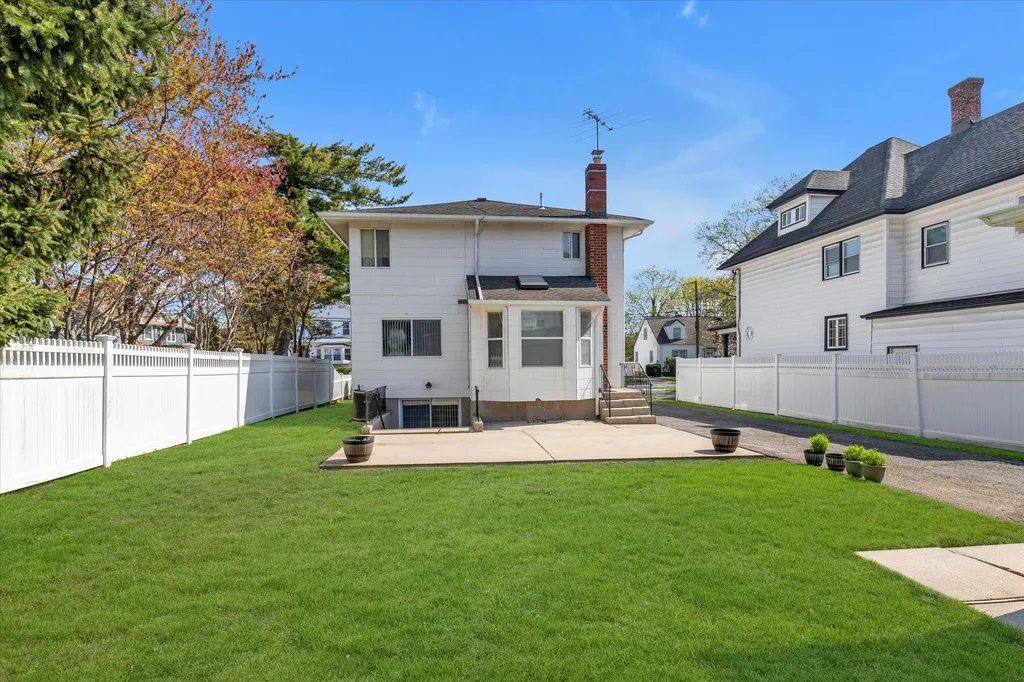 7 Sunset Avenue Lynbrook NY 11563