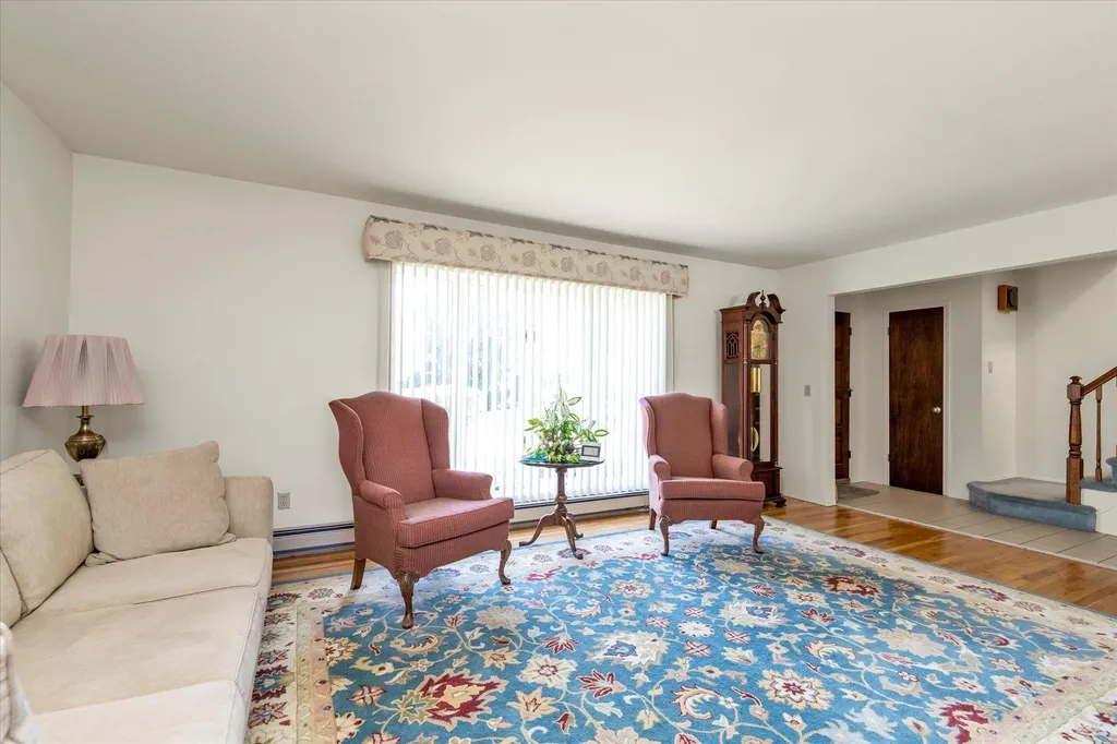 7 Sunset Avenue Lynbrook NY 11563