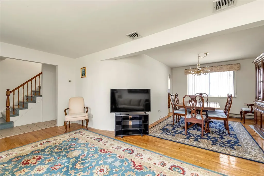 7 Sunset Avenue Lynbrook NY 11563