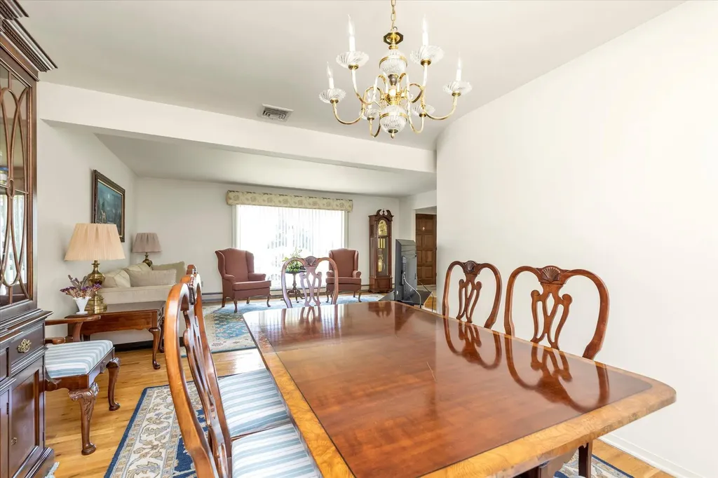 7 Sunset Avenue Lynbrook NY 11563