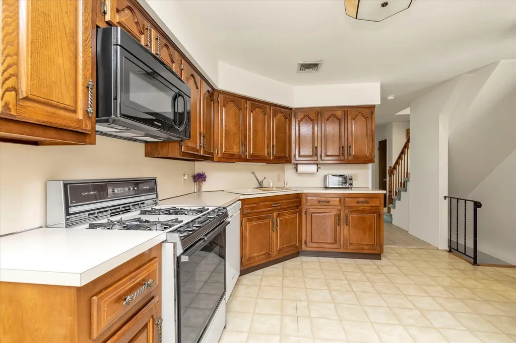 7 Sunset Avenue Lynbrook NY 11563