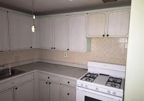 838 Pelhamdale Avenue New Rochelle NY 10801