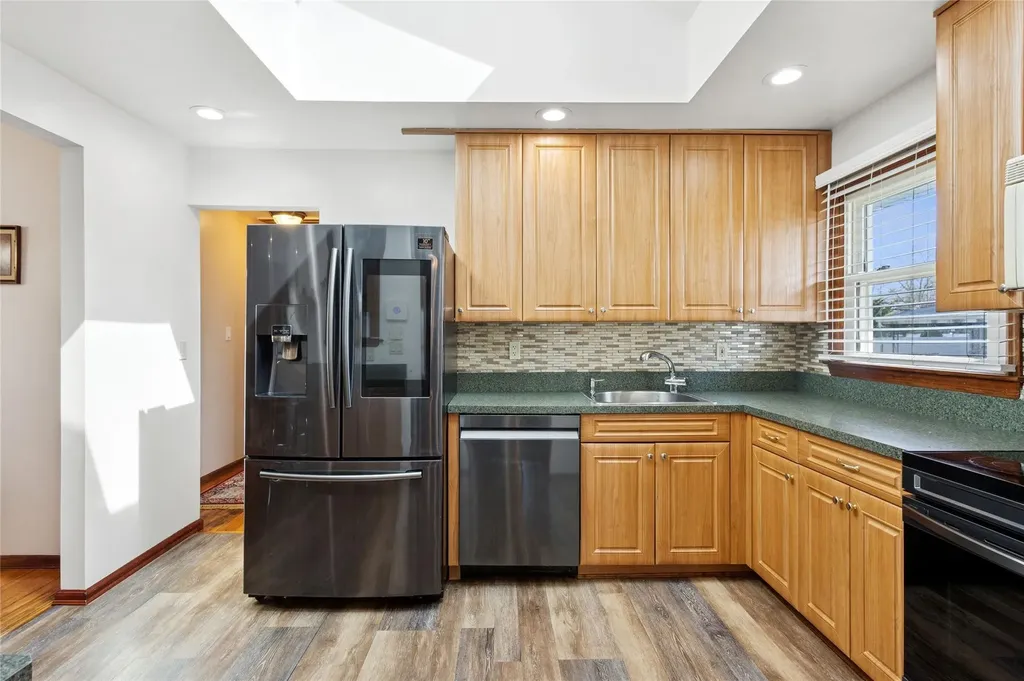 1663 John Street Merrick NY 11566