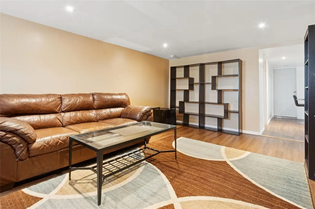 1663 John Street Merrick NY 11566