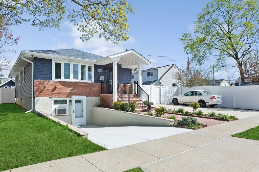 1663 John Street Merrick NY 11566