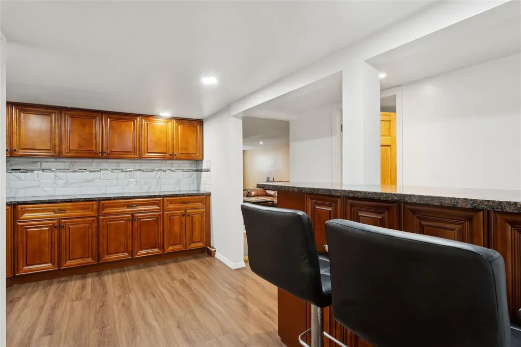 1663 John Street Merrick NY 11566