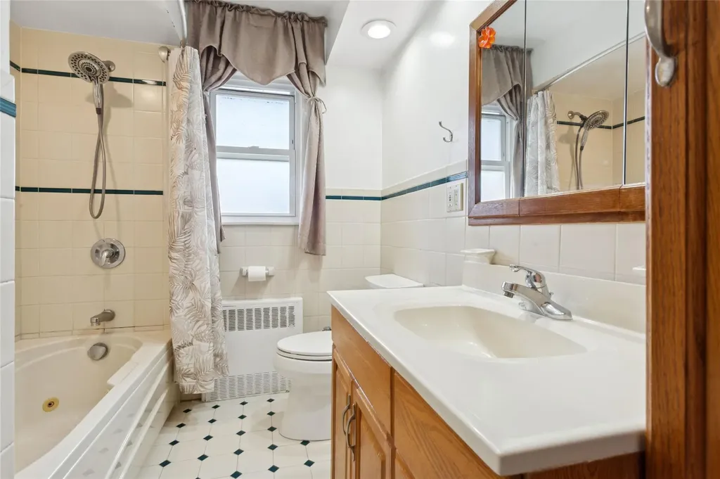 1663 John Street Merrick NY 11566