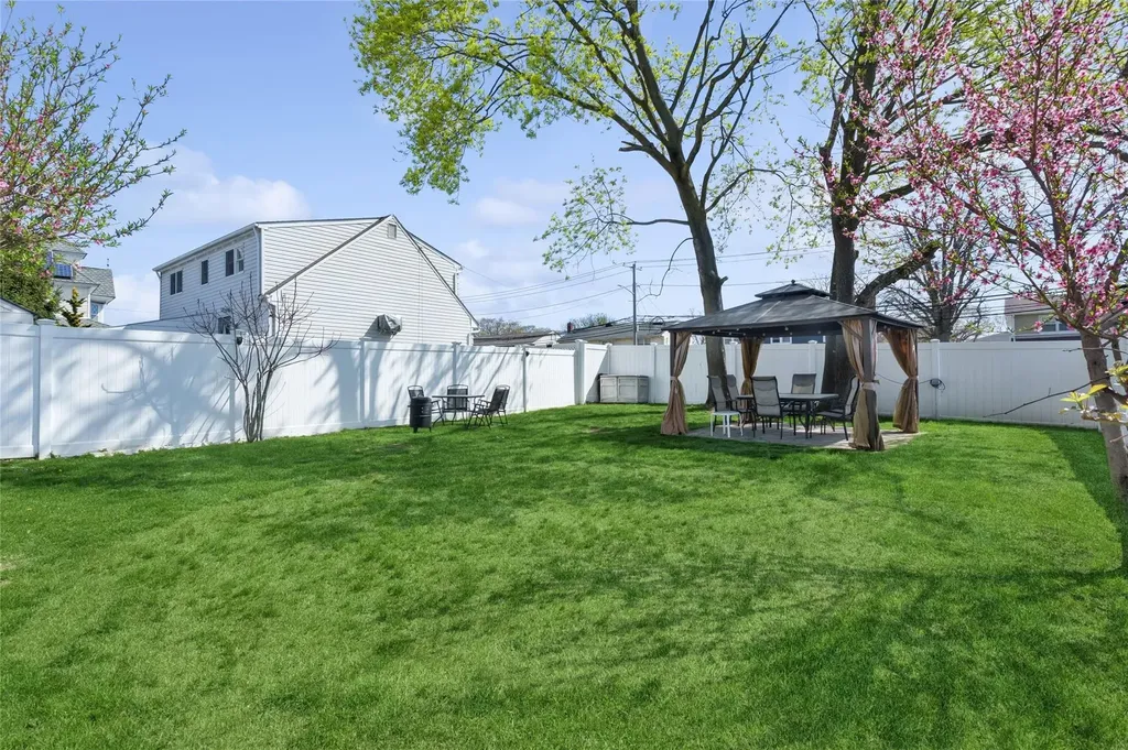 1663 John Street Merrick NY 11566