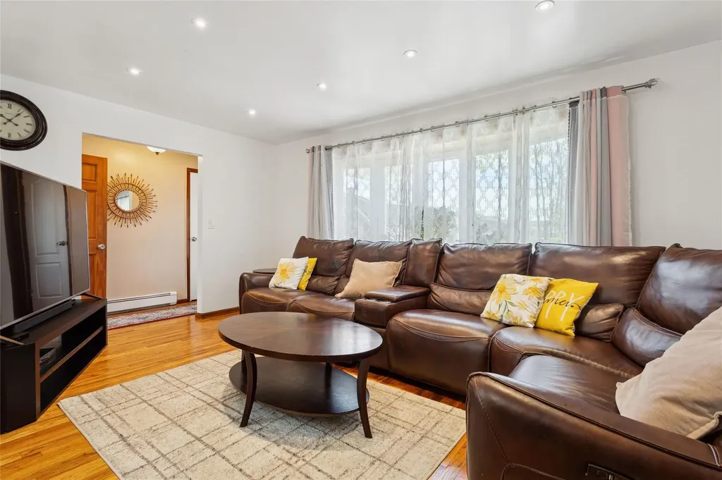 1663 John Street Merrick NY 11566