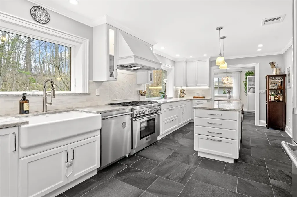 38 Reynal Road White Plains NY 10605