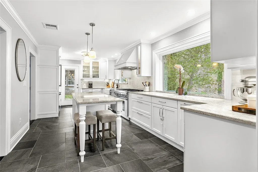 38 Reynal Road White Plains NY 10605