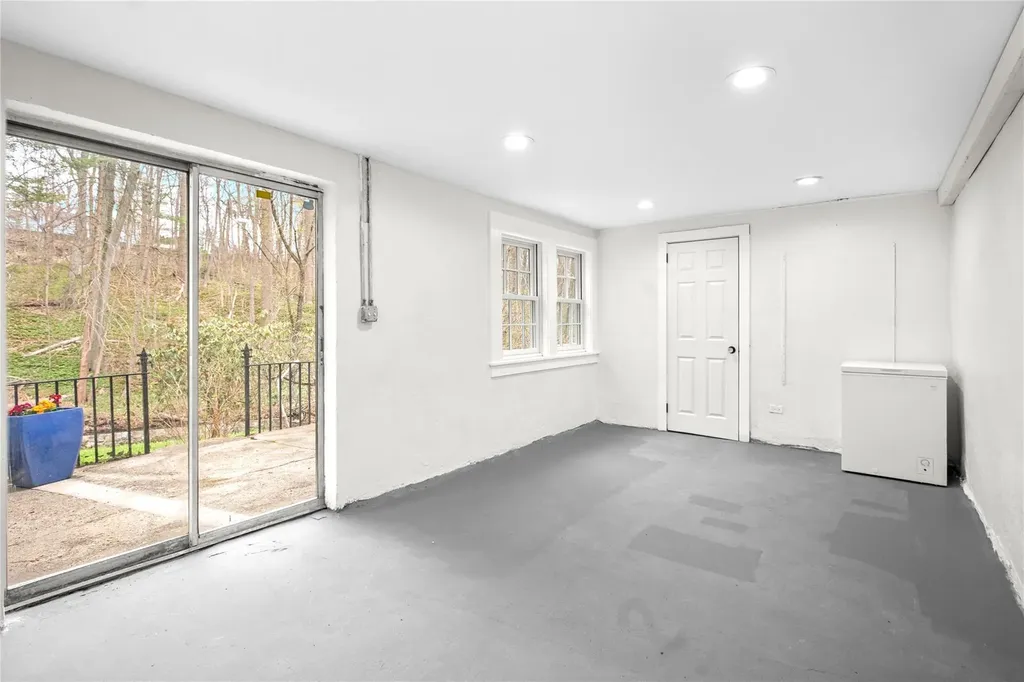 38 Reynal Road White Plains NY 10605
