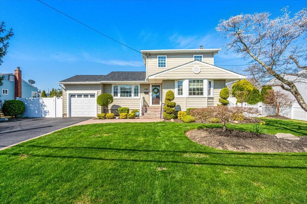 486 Grenadon Lane Babylon NY 11703