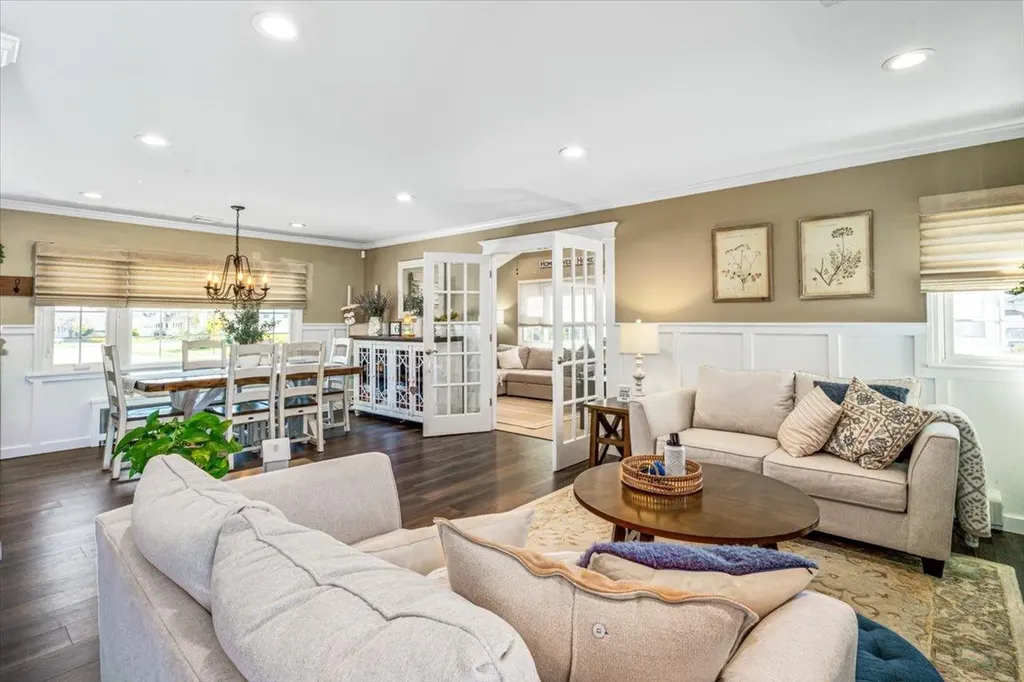 486 Grenadon Lane North Babylon NY 11703