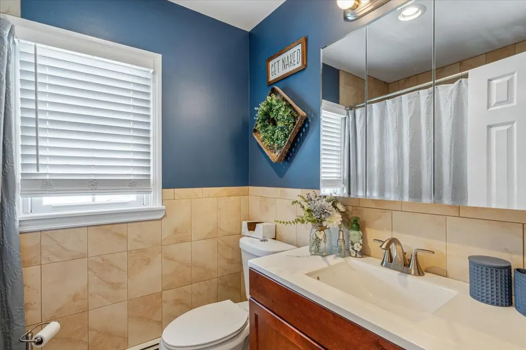 486 Grenadon Lane North Babylon NY 11703