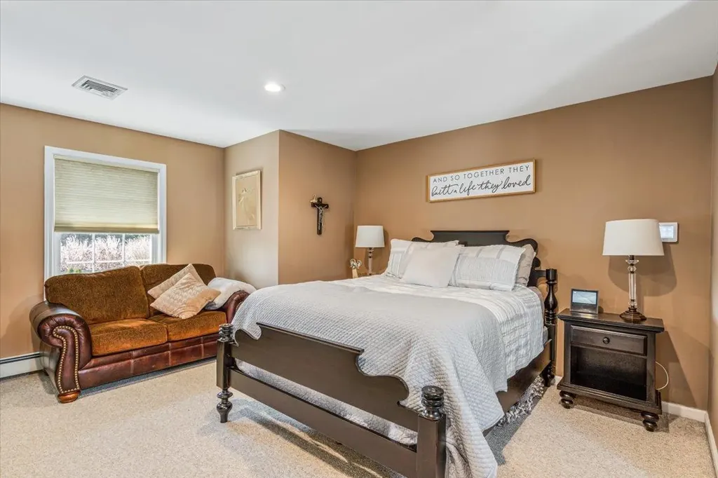 486 Grenadon Lane North Babylon NY 11703