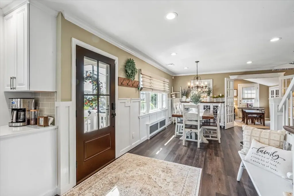 486 Grenadon Lane North Babylon NY 11703